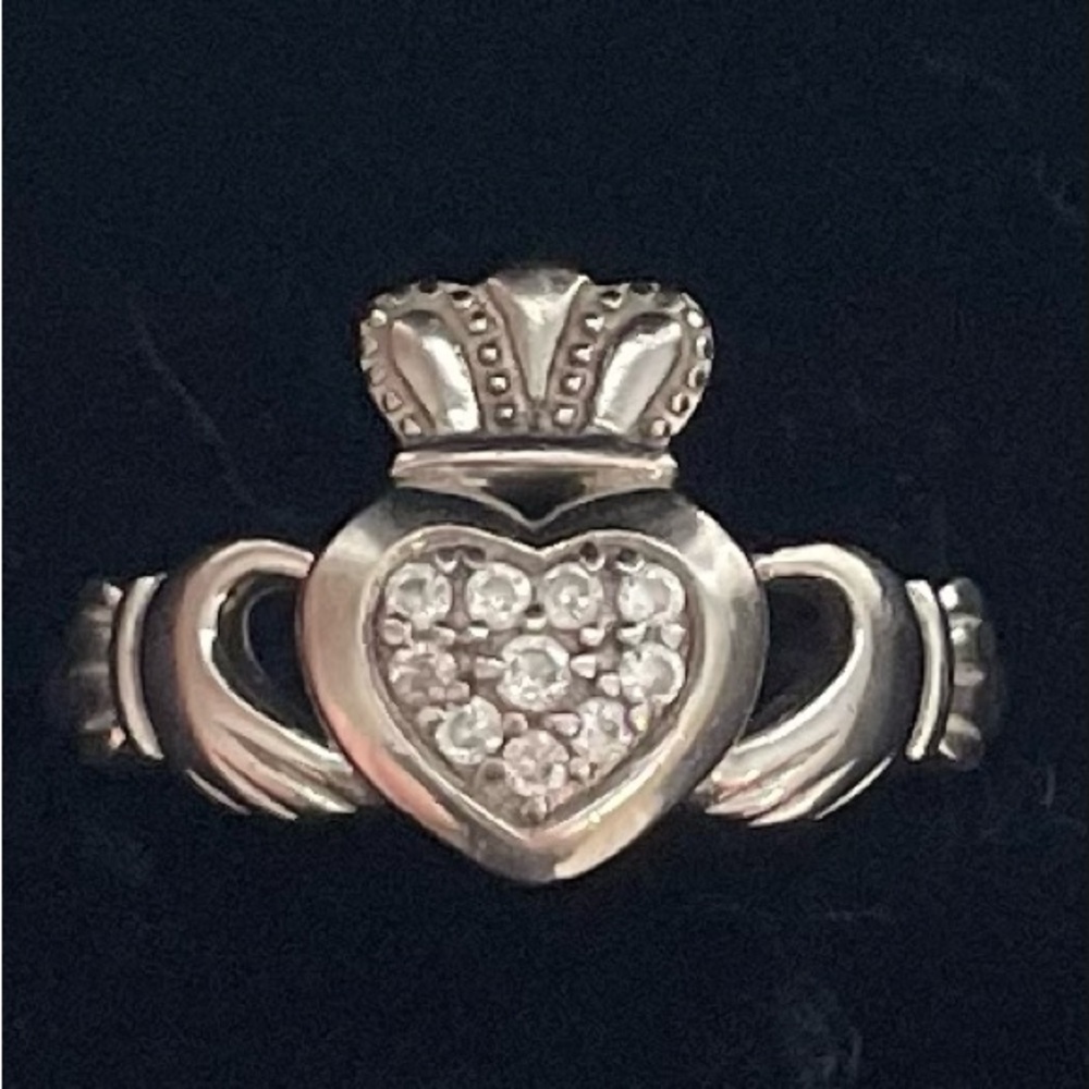Size 5.5 Silver (925) Claddagh Ring with CZ stones
